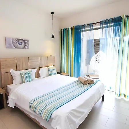 Nitzana Residences & Restaurant Pereybere Beach Exterior photo
